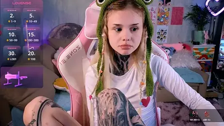 Britney_Lynch — Stripchat recorded stream image, 22.08.2025 20:00