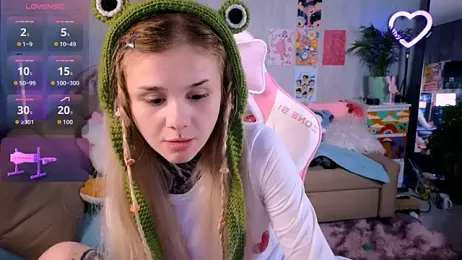 Britney_Lynch — Stripchat recorded stream image, 22.08.2025 20:00