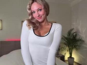 roselyn_rose — Chaturbate recorded stream image, 24.08.2025 09:50