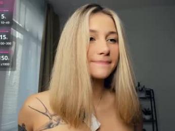 glossybabe_ — Chaturbate recorded stream image, 26.08.2025 07:30