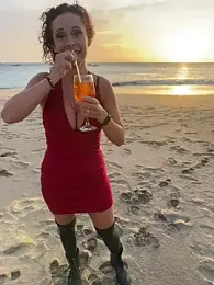 therealbeverlycious — Stripchat recorded stream image, 14.02.2025 19:00