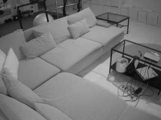 voyeurcam-julmodels-living-3 — Camsoda recorded stream image, 12.02.2025 16:50