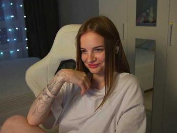 AliceCost — Bongacams recorded stream image, 27.08.2025 17:00