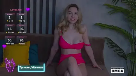 Holl1Would — Stripchat recorded stream screenshot (14 Feb 2025)