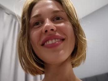 molly_p — Chaturbate recorded stream screenshot (01 Sep 2025)