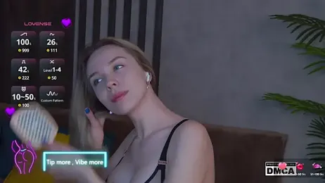 Holl1Would — Stripchat recorded stream screenshot (15 Feb 2025)