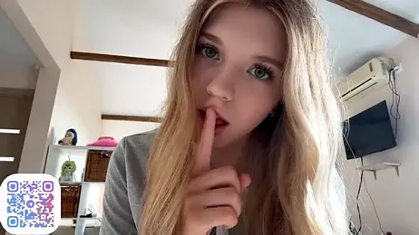 FruityXo — Stripchat recorded stream screenshot (04 Sep 2025)