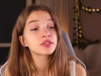 little_poetry — Chaturbate recorded stream image, 04.09.2025 17:40