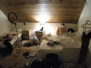 voyeurcam-julmodels-whitebed-2 — Camsoda recorded stream screenshot (31 Aug 2025)