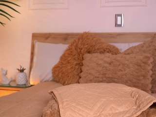 alana-haze — Camsoda recorded stream image, 05.09.2025 01:10