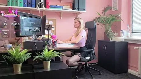 legsLONG — Stripchat recorded stream image, 05.09.2025 06:30