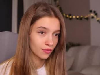 little_poetry — Chaturbate recorded stream image, 08.09.2025 15:50