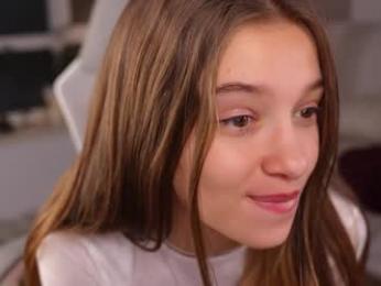 little_poetry — Chaturbate recorded stream image, 08.09.2025 15:50