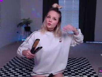 petitebrat — Chaturbate recorded stream screenshot (09 Sep 2025)