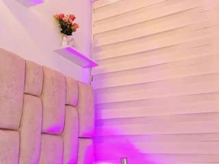 ilianaphoenix — Camsoda recorded stream image, 12.09.2025 19:50