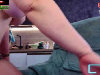 Katniss_K — Bongacams recorded stream image, 15.09.2025 08:00