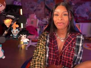 lovenzia — Camsoda recorded stream image, 17.09.2025 02:20