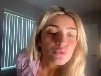 meggsworld — Stripchat recorded stream image, 17.09.2025 16:00