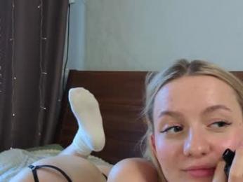 minnietammy — Chaturbate recorded stream image, 18.09.2025 05:10