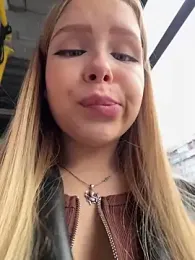 Liza_risky — Stripchat recorded stream image, 18.09.2025 12:10