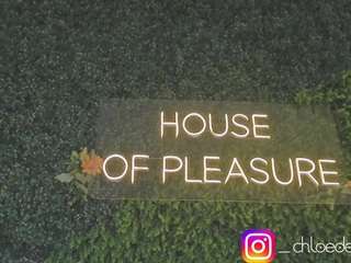 chloedee — Camsoda recorded stream image, 18.09.2025 12:00