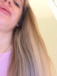 Holly-Glamour — Stripchat recorded stream image, 20.09.2025 03:00