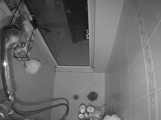 voyeurcam-baileybase-shower — Camsoda recorded stream image, 20.09.2025 13:00
