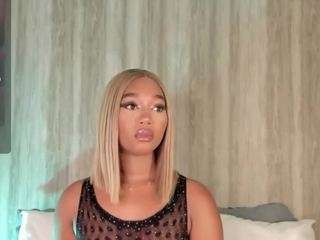 alison-mooon — Camsoda recorded stream image, 22.09.2025 10:40