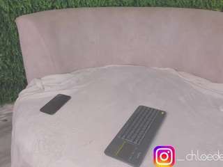 chloedee — Camsoda recorded stream image, 22.09.2025 12:00