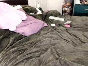 eve003300 — Chaturbate recorded stream image, 23.09.2025 22:40