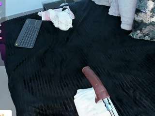 angie-roses — Camsoda recorded stream image, 23.09.2025 23:40