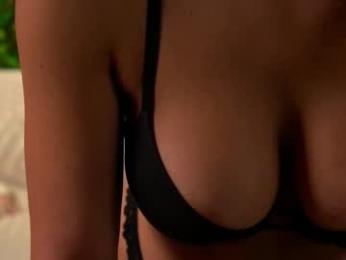 roselyn_rose — Chaturbate recorded stream image, 25.09.2025 16:10