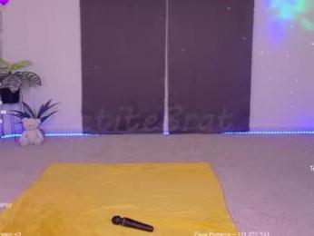 petitebrat — Chaturbate recorded stream screenshot (25 Sep 2025)