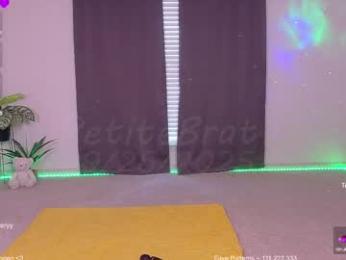 petitebrat — Chaturbate recorded stream screenshot (25 Sep 2025)