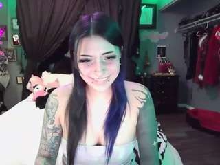 sallylynn — Camsoda recorded stream screenshot (28 Sep 2025)