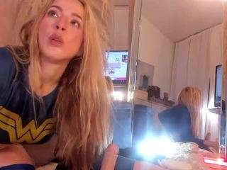 nikkiigreyy — Camsoda recorded stream image, 28.09.2025 21:00
