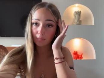 luvlivvyy — Chaturbate recorded stream image, 30.09.2025 02:50