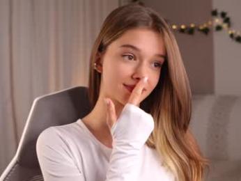 little_poetry — Chaturbate recorded stream image, 30.09.2025 14:40