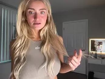 meggsworld — Stripchat recorded stream image, 01.10.2025 19:50