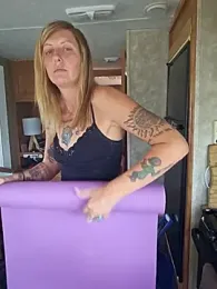 SheIsSomething — Stripchat recorded stream image, 03.10.2025 20:30