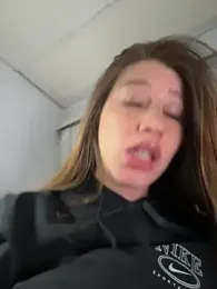 roouse — Stripchat recorded stream image, 04.10.2025 21:00