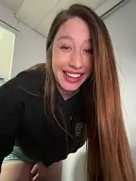 roouse — Stripchat recorded stream image, 04.10.2025 21:00