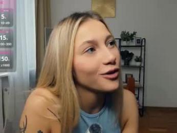 glossybabe_ — Chaturbate recorded stream image, 05.10.2025 07:20