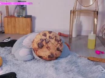 mollyflwers — Chaturbate recorded stream screenshot (06 Oct 2025)