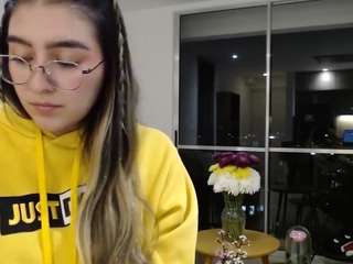 alexyferrer — Camsoda recorded stream image, 19.02.2025 12:50