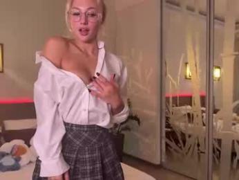 roselyn_rose — Chaturbate recorded stream image, 07.10.2025 14:40