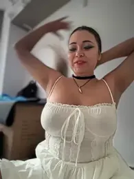 seraphine23 — Stripchat recorded stream image, 19.02.2025 17:50