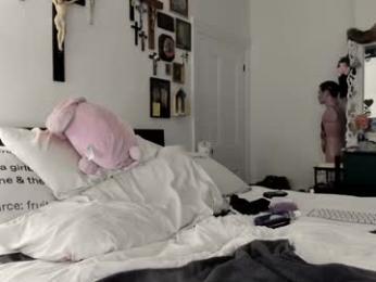 eve003300 — Chaturbate recorded stream image, 07.10.2025 22:40