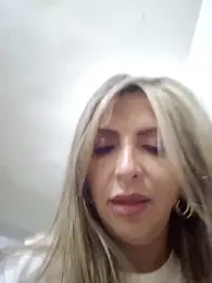 _Abril-Office1 — Stripchat recorded stream image, 19.02.2025 19:10
