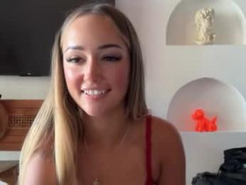 luvlivvyy — Chaturbate recorded stream image, 09.10.2025 02:10